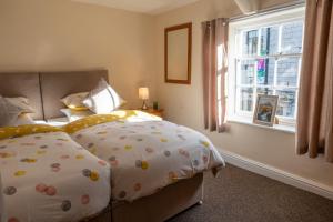 Highgate View Apartment