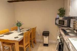 Highgate View Apartment