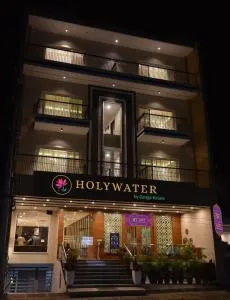HOLYWATER Hotel by Ganga Kinare #150 mts from Ganga Ghat Rishikesh - Kāndi