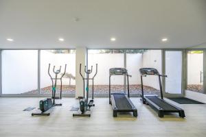 LovelyStay - Modern Loft with Gym & Free Parking minutes away from CBD