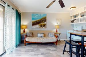 Apartment with Balcony room in Villa Del Sol Surfside