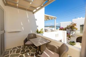 Deluxe Double Room with Terrace and Partial Sea View