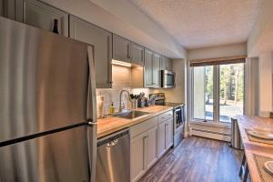 quarter Mi to Peak 8 Ski Lift Breck Gem with Fireplace!