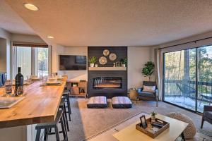 quarter Mi to Peak 8 Ski Lift Breck Gem with Fireplace!