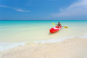 Phi Phi Holiday Resort, Leam Tong Beach