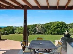 White Waves 4 - Hastings Point