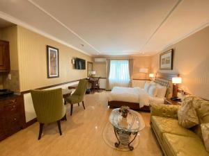 Central Hotel & Residences Swimming Pool