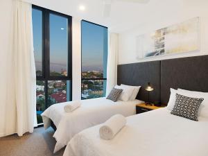 Iconic Apartments 704