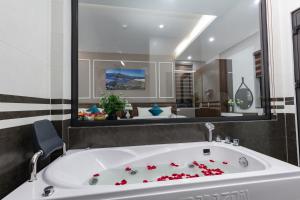 Airport Classic Hotel & Travel