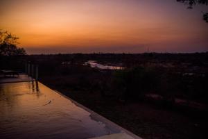 MANZINI RIVER HOUSE - Mjejane Private Game Reserve, Greater Kruger National Park