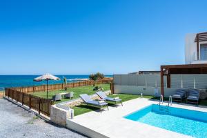 Lux Villa Nymphes Dioni, 30m from beach with Pool, BBQ and Play Area