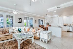 Whitecap Condo Beachfront Splendor