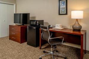 Double Suite with Two Double Beds - Accessible/Non-Smoking room in Comfort Inn & Suites Grundy
