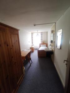 Single Room with Shared Shower room in Hotel Restaurant Regina Beatenberg