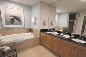 806 Harborview Grande