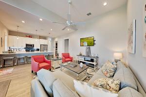 Four-Bedroom House room in Palmilla's Belle Beach Home - Walk to Beach & Pool home