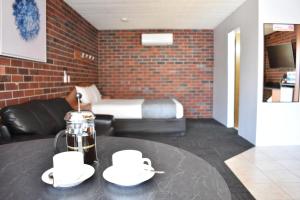 Town House Motor Inn