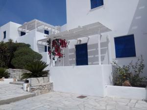 Nicos Studios & Apartments Paros Greece