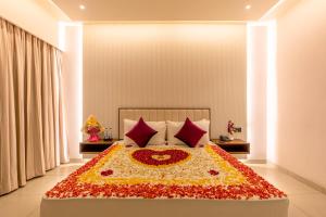 Hotel M Pro Palace Mysore - 12 Minutes to Mysore Palace