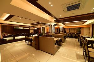 Hotel M Pro Palace Mysore - 12 Minutes to Mysore Palace