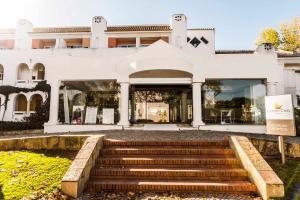 Golden Club Cabanas
