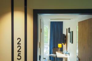 Hotels The Originals Boutique Hotel Saint James, Montaigu-Vendee, Nantes Sud : photos des chambres