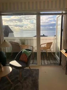 Dejligt værelse med eget bad og havudsigt - Bågø By