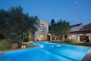 Art Villa Sis - Golaš