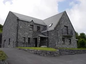 Clare's Rock Self-catering Accommodation - Carron