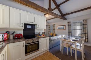 Brampton Holiday Homes - The Mews Apartment