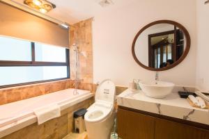 22housing Hotel & Apartment 81 Linh Lang