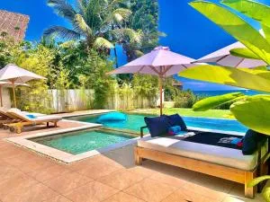 Premium Beachfront Villa Serenity - 乌明亚