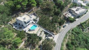 Villa Leona a luxury villa near Makarska, heated pool