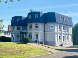 GrandLux Villa & Spa - Ubytování bez kategorie ve městě Teplice