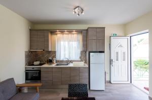 Estia Coastal Dream - Lush & Enchanting Garden Gem