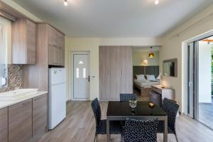 Estia Coastal Dream - Lush & Enchanting Garden Gem