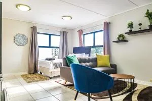 Insaka's 2 Greenlee Apartment - Greenlee Lifestyle Centre, Sandton - Modderfontein