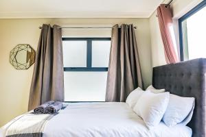 Insakas 2 Greenlee Apartment - Greenlee Lifestyle Centre, Sandton