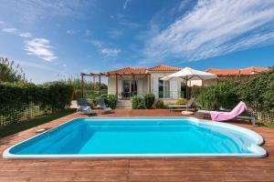 Venus, villa with private pool , 2min to the beach Messinia Greece