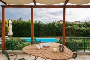 Venus, villa with private pool , 2min to the beach Messinia Greece