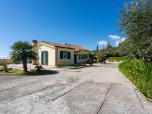 Apartment Primavera - PGI131 by Interhome