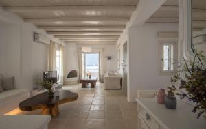 Luxury Paros Villa Villa Kallihroe Privacy Luxury Private Pool Sleeps 12 Glisidia Paros Greece