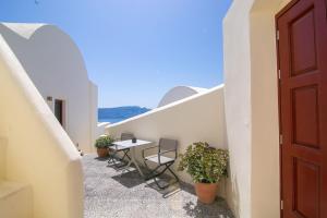 Aloia Villas Santorini Two Bedroom Villa With Indoor Hot Tub Mariniou