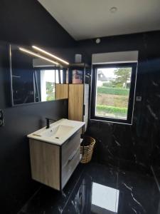 Villas Villa l'hermine Vue mer exceptionnelle, prestation luxe contemporaine avec cinema et spa, borne voit electrique : photos des chambres