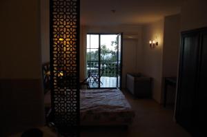 Beautiful 1st Line Seaview Appartement in 4star The Cliff