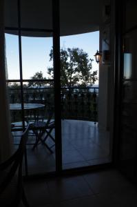 Beautiful 1st Line Seaview Appartement in 4star The Cliff