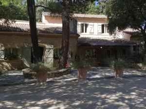 La Boisée, cadre idyllique et reposant près dOrange