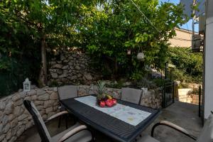 Apartment with Garden View room in Apartmani Antonela