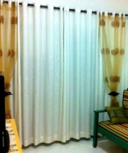 EXCELENTE APTO NA QUADRA DA PRAIA