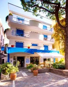Hotel Adria B&B - Colazione fino alle 12 - Montefiore Conca